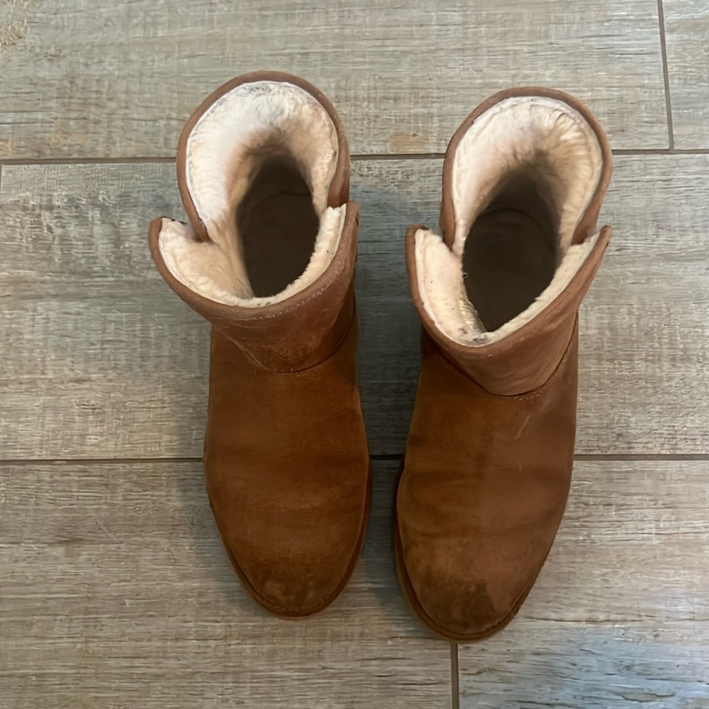 Used UGG boots size 7